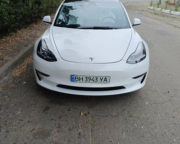 Белый Тесла Модель 3, объемом двигателя 0 л и пробегом 43 тыс. км за 20000 $, фото 3 на Automoto.ua