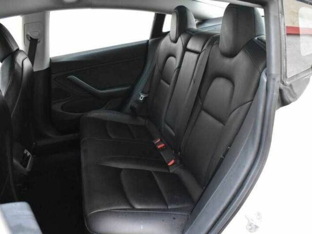 Белый Тесла Модель 3, объемом двигателя 0 л и пробегом 47 тыс. км за 7600 $, фото 12 на Automoto.ua