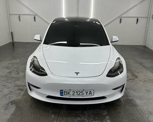 Білий Тесла Модель 3, об'ємом двигуна 0 л та пробігом 113 тис. км за 20200 $, фото 7 на Automoto.ua