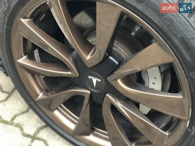 Белый Тесла Модель 3, объемом двигателя 0 л и пробегом 105 тыс. км за 16950 $, фото 62 на Automoto.ua