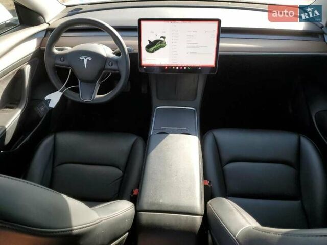Белый Тесла Модель 3, объемом двигателя 0 л и пробегом 61 тыс. км за 7500 $, фото 7 на Automoto.ua