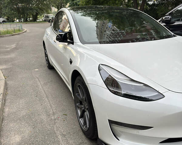 Білий Тесла Модель 3, об'ємом двигуна 0 л та пробігом 75 тис. км за 23500 $, фото 2 на Automoto.ua