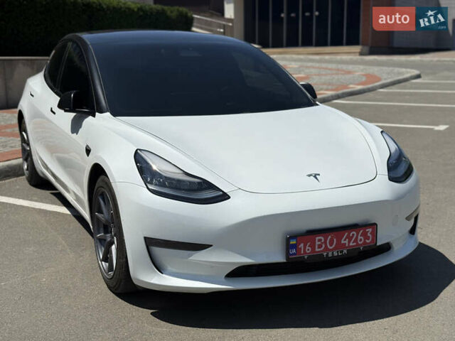 Белый Тесла Модель 3, объемом двигателя 0 л и пробегом 63 тыс. км за 19500 $, фото 1 на Automoto.ua