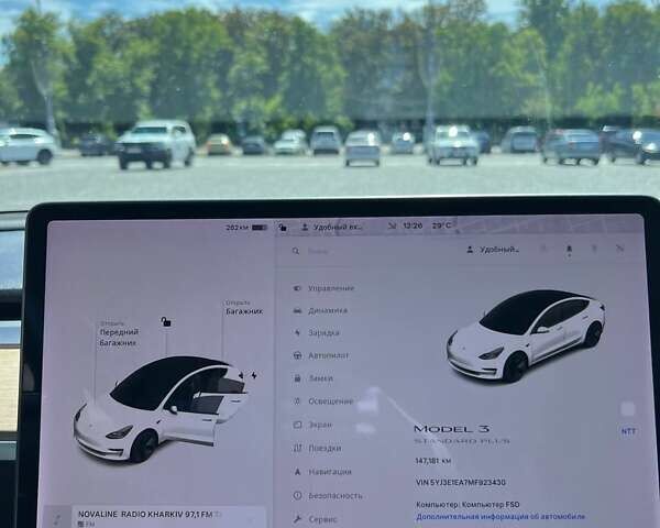 Тесла Модель 3 2021 в Харькове на Automoto.ua Белый Тесла Модель 3, объемом двигателя 0 л и пробегом 167 тыс. км за 18900 $, фото 4 на Automoto.ua