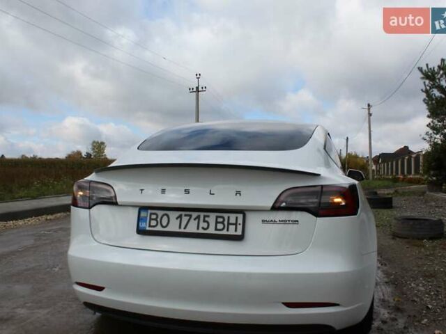 Белый Тесла Модель 3, объемом двигателя 0 л и пробегом 59 тыс. км за 22499 $, фото 15 на Automoto.ua