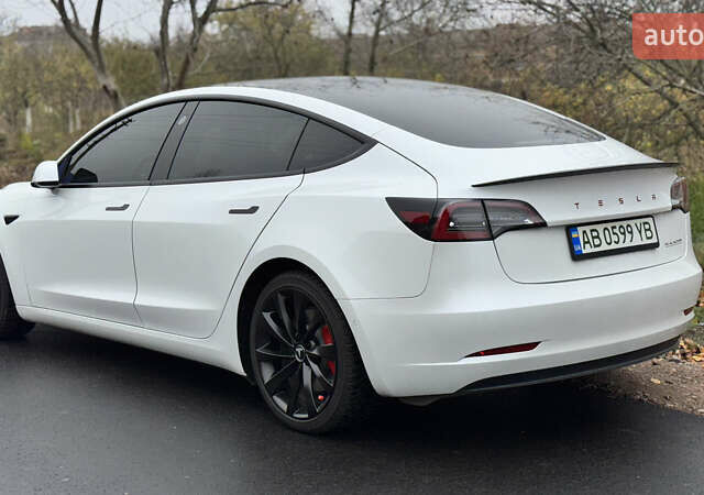 Белый Тесла Модель 3, объемом двигателя 0 л и пробегом 90 тыс. км за 23000 $, фото 30 на Automoto.ua