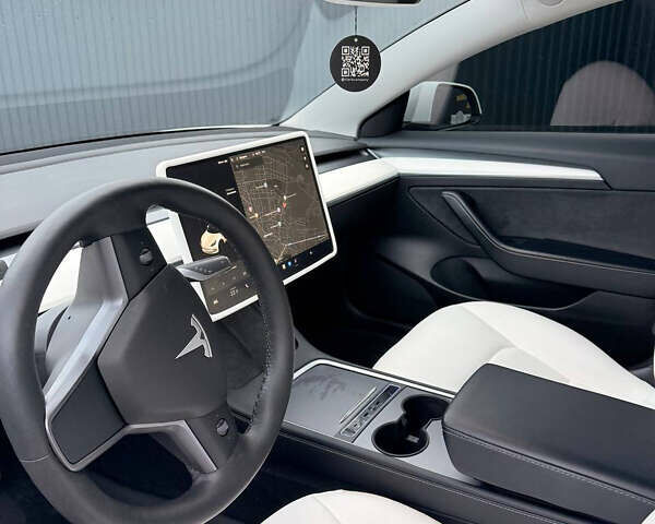 Білий Тесла Модель 3, об'ємом двигуна 0 л та пробігом 84 тис. км за 16700 $, фото 3 на Automoto.ua