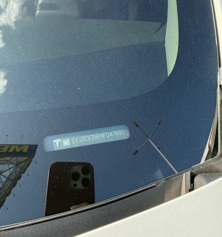 Білий Тесла Модель 3, об'ємом двигуна 0 л та пробігом 63 тис. км за 22000 $, фото 20 на Automoto.ua