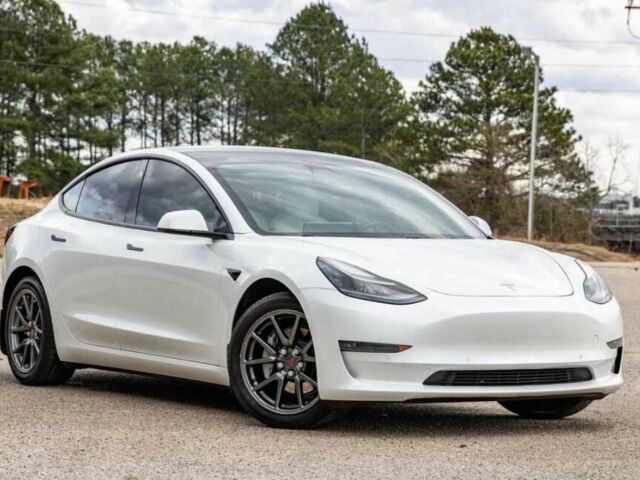 Белый Тесла Модель 3, объемом двигателя 0 л и пробегом 66 тыс. км за 14100 $, фото 1 на Automoto.ua