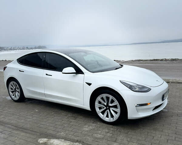 Білий Тесла Модель 3, об'ємом двигуна 0 л та пробігом 115 тис. км за 19999 $, фото 35 на Automoto.ua