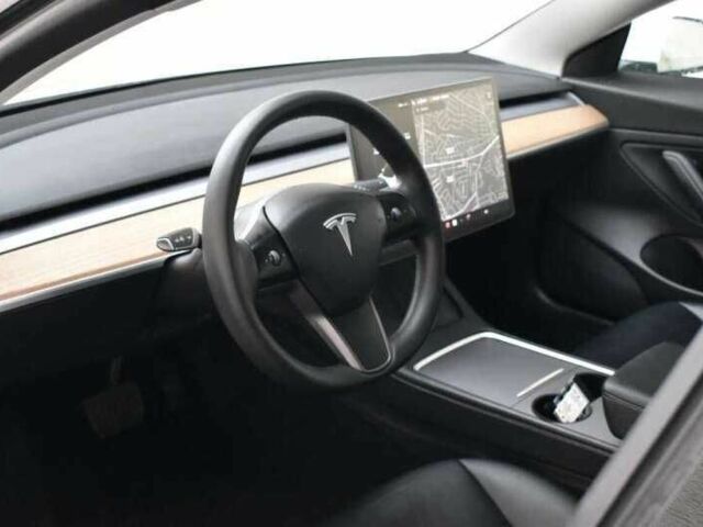 Білий Тесла Модель 3, об'ємом двигуна 0 л та пробігом 47 тис. км за 6600 $, фото 8 на Automoto.ua