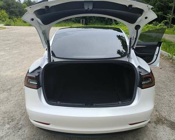 Белый Тесла Модель 3, объемом двигателя 0 л и пробегом 55 тыс. км за 17650 $, фото 13 на Automoto.ua