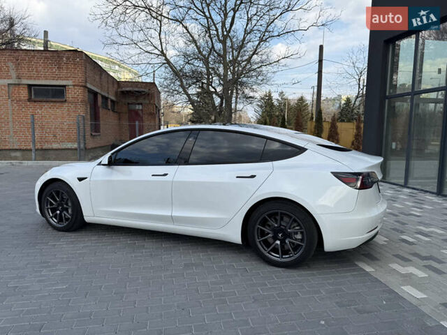 Белый Тесла Модель 3, объемом двигателя 0 л и пробегом 37 тыс. км за 19999 $, фото 26 на Automoto.ua