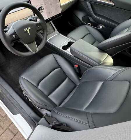 Білий Тесла Модель 3, об'ємом двигуна 0 л та пробігом 35 тис. км за 17600 $, фото 17 на Automoto.ua