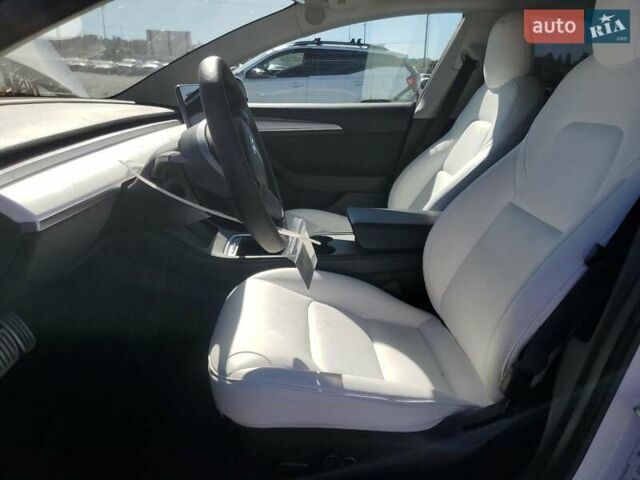 Білий Тесла Модель 3, об'ємом двигуна 0 л та пробігом 65 тис. км за 18000 $, фото 6 на Automoto.ua