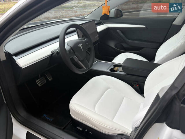 Тесла Модель 3 2021 в Днепре (Днепропетровске) на Automoto.ua Белый Тесла Модель 3, объемом двигателя 0 л и пробегом 38 тыс. км за 22000 $, фото 10 на Automoto.ua