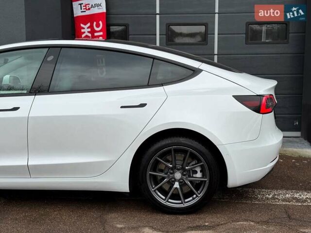 Белый Тесла Модель 3, объемом двигателя 0 л и пробегом 85 тыс. км за 19000 $, фото 6 на Automoto.ua