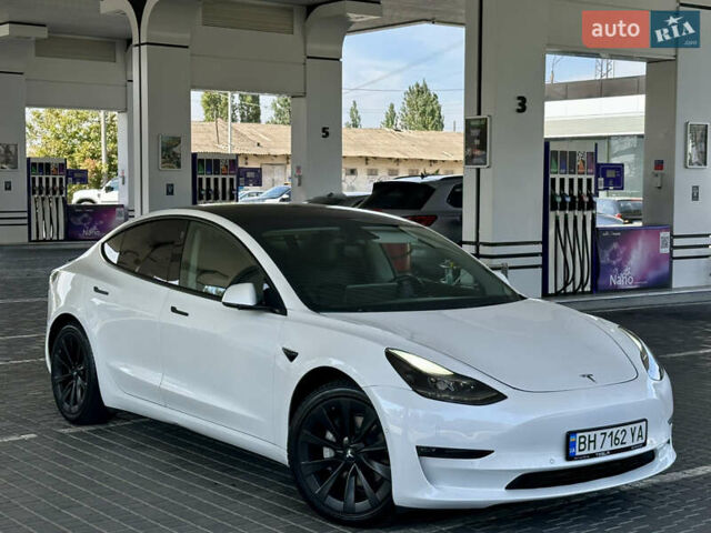 Тесла Модель 3 2021 у Одесі на Automoto.ua Білий Тесла Модель 3, об'ємом двигуна 0 л та пробігом 98 тис. км за 17800 $, фото 35 на Automoto.ua