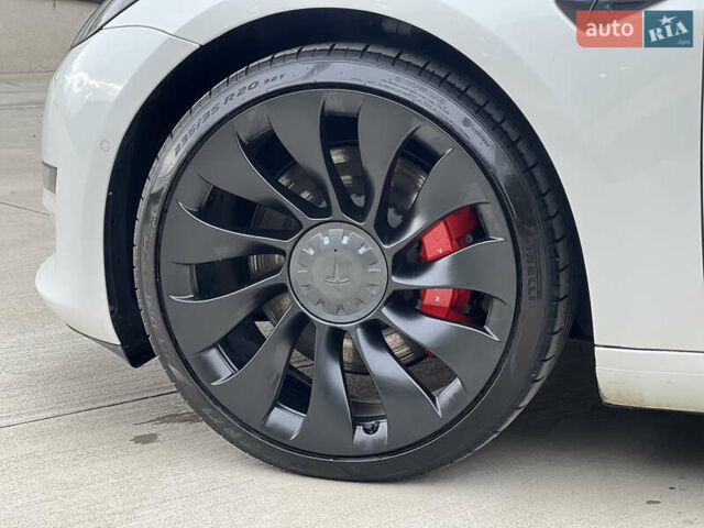 Білий Тесла Модель 3, об'ємом двигуна 0 л та пробігом 107 тис. км за 19999 $, фото 19 на Automoto.ua