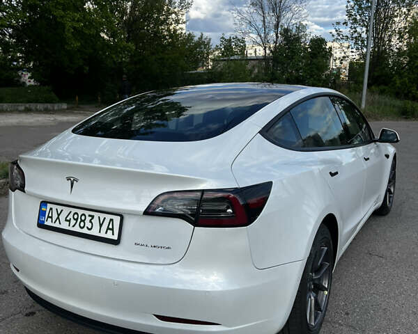 Белый Тесла Модель 3, объемом двигателя 0 л и пробегом 187 тыс. км за 18500 $, фото 3 на Automoto.ua