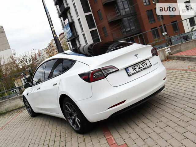 Белый Тесла Модель 3, объемом двигателя 0 л и пробегом 35 тыс. км за 21000 $, фото 7 на Automoto.ua