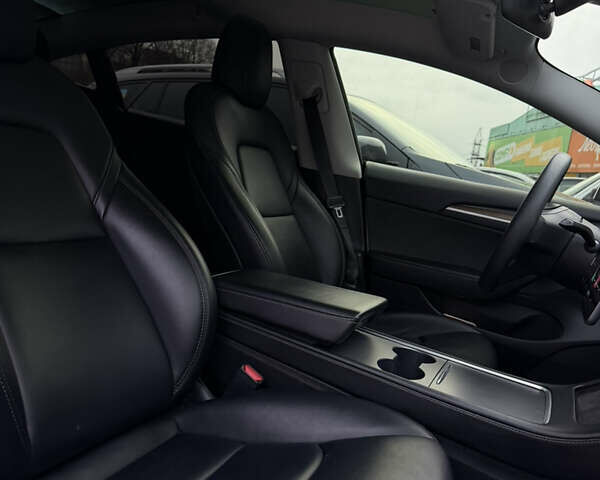 Білий Тесла Модель 3, об'ємом двигуна 0 л та пробігом 146 тис. км за 23500 $, фото 16 на Automoto.ua