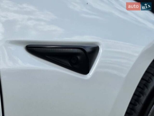 Білий Тесла Модель 3, об'ємом двигуна 0 л та пробігом 91 тис. км за 22999 $, фото 30 на Automoto.ua