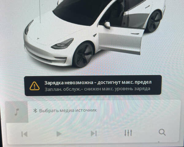 Білий Тесла Модель 3, об'ємом двигуна 0 л та пробігом 64 тис. км за 18900 $, фото 2 на Automoto.ua