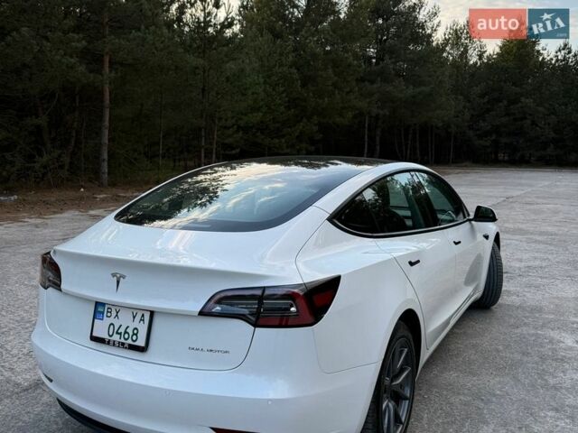 Белый Тесла Модель 3, объемом двигателя 0 л и пробегом 46 тыс. км за 20000 $, фото 5 на Automoto.ua