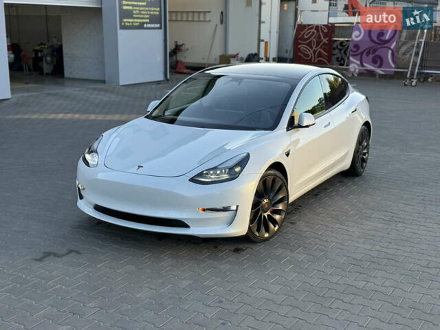 Белый Тесла Модель 3, объемом двигателя 0 л и пробегом 87 тыс. км за 18500 $, фото 28 на Automoto.ua