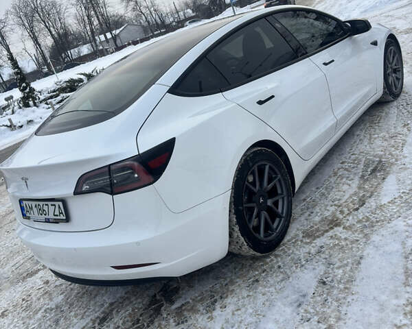 Білий Тесла Модель 3, об'ємом двигуна 0 л та пробігом 145 тис. км за 16500 $, фото 1 на Automoto.ua