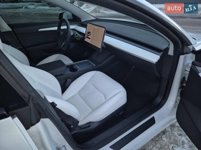 Белый Тесла Модель 3, объемом двигателя 0 л и пробегом 42 тыс. км за 19500 $, фото 10 на Automoto.ua