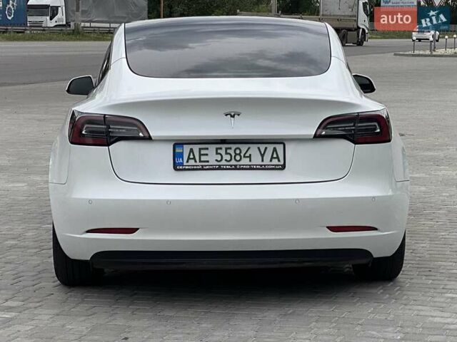 Білий Тесла Модель 3, об'ємом двигуна 0 л та пробігом 91 тис. км за 18500 $, фото 11 на Automoto.ua