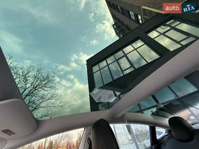 Белый Тесла Модель 3, объемом двигателя 0 л и пробегом 37 тыс. км за 19999 $, фото 118 на Automoto.ua