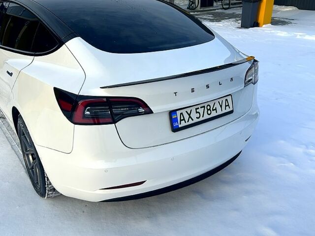 Білий Тесла Модель 3, об'ємом двигуна 0 л та пробігом 6500 тис. км за 16800 $, фото 3 на Automoto.ua