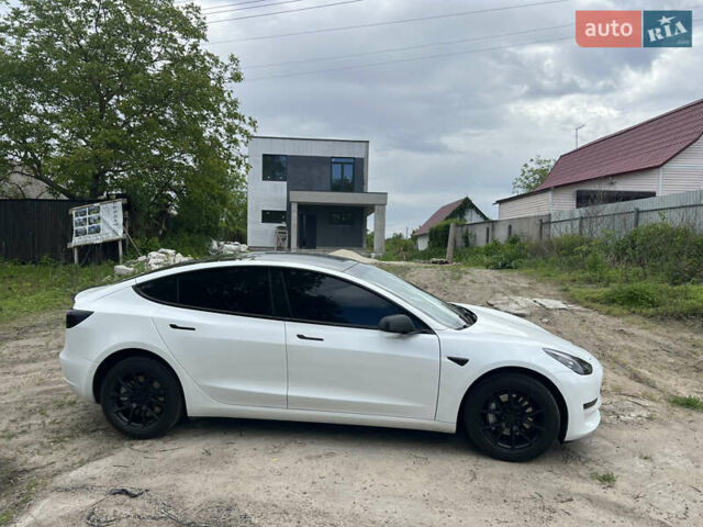 Білий Тесла Модель 3, об'ємом двигуна 0 л та пробігом 53 тис. км за 19300 $, фото 1 на Automoto.ua
