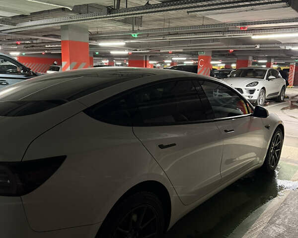 Белый Тесла Модель 3, объемом двигателя 0 л и пробегом 84 тыс. км за 19500 $, фото 8 на Automoto.ua