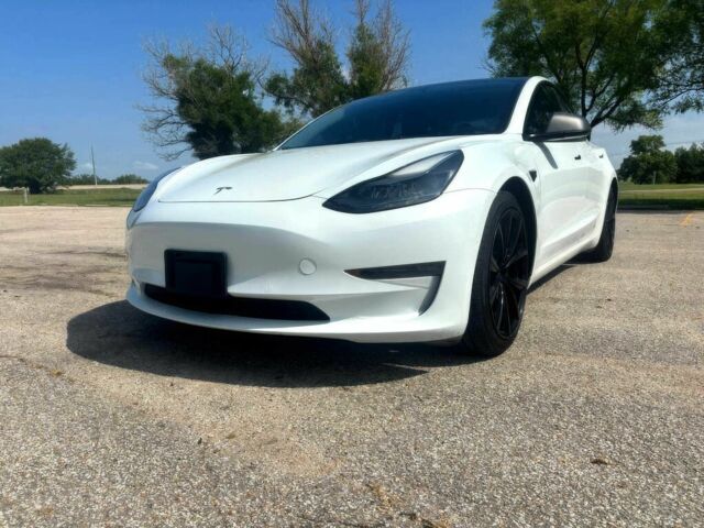 Білий Тесла Модель 3, об'ємом двигуна 0 л та пробігом 15 тис. км за 14200 $, фото 2 на Automoto.ua