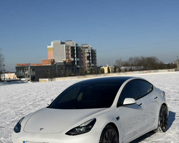 Білий Тесла Модель 3, об'ємом двигуна 0 л та пробігом 50 тис. км за 20000 $, фото 1 на Automoto.ua