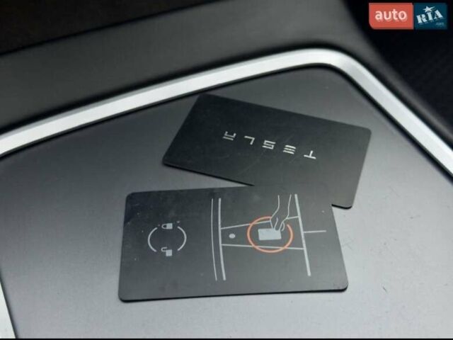 Білий Тесла Модель 3, об'ємом двигуна 0 л та пробігом 84 тис. км за 18900 $, фото 17 на Automoto.ua