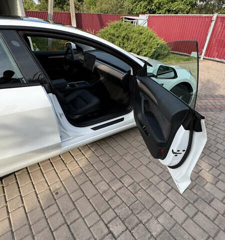 Білий Тесла Модель 3, об'ємом двигуна 0 л та пробігом 35 тис. км за 17600 $, фото 12 на Automoto.ua
