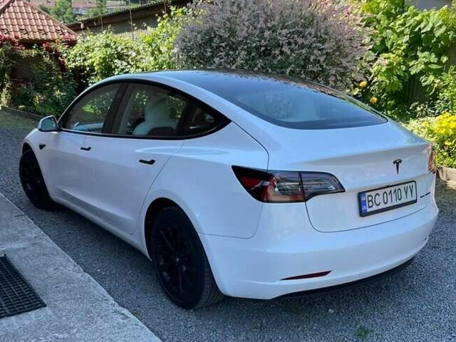 Белый Тесла Модель 3, объемом двигателя 0 л и пробегом 63 тыс. км за 25500 $, фото 16 на Automoto.ua