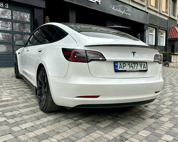 Білий Тесла Модель 3, об'ємом двигуна 0 л та пробігом 67 тис. км за 32500 $, фото 5 на Automoto.ua