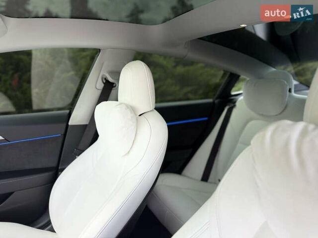 Тесла Модель 3 2021 у Малине на Automoto.ua Білий Тесла Модель 3, об'ємом двигуна 0 л та пробігом 75 тис. км за 24000 $, фото 16 на Automoto.ua