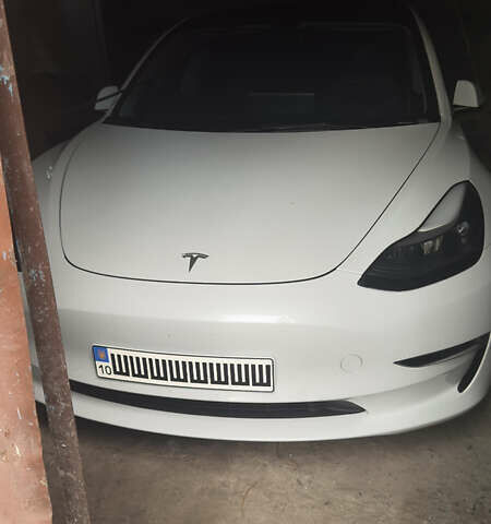 Білий Тесла Модель 3, об'ємом двигуна 0 л та пробігом 65 тис. км за 31000 $, фото 4 на Automoto.ua