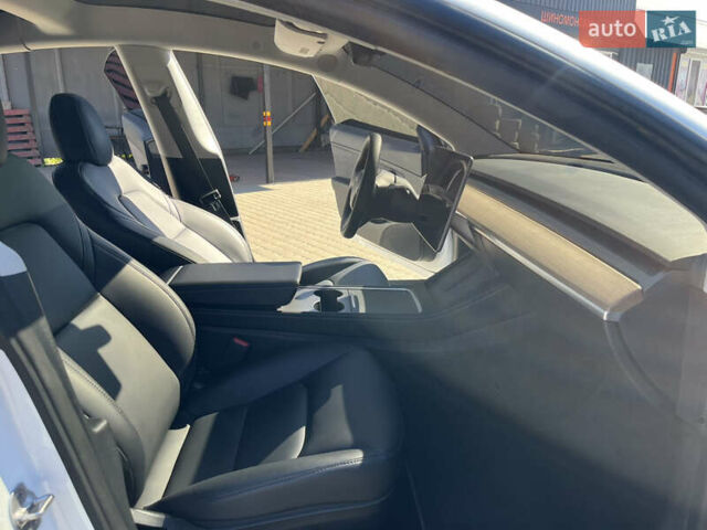 Белый Тесла Модель 3, объемом двигателя 0 л и пробегом 39 тыс. км за 20200 $, фото 32 на Automoto.ua