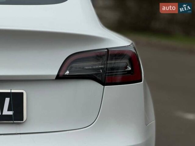 Белый Тесла Модель 3, объемом двигателя 0 л и пробегом 87 тыс. км за 20900 $, фото 18 на Automoto.ua