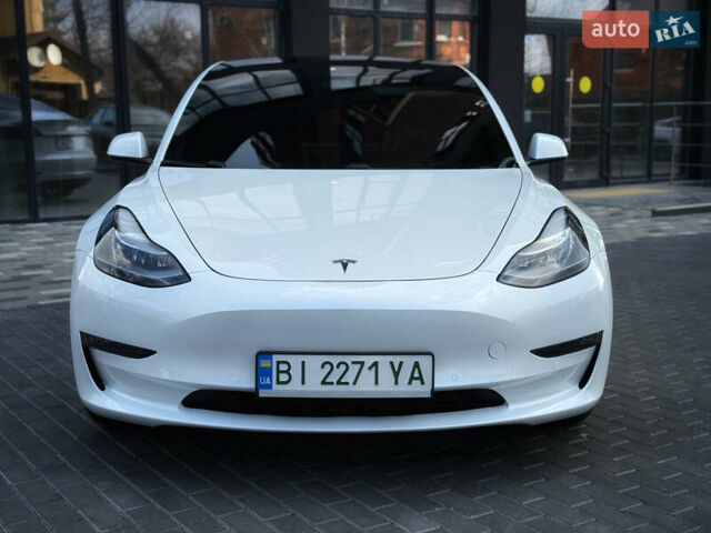 Белый Тесла Модель 3, объемом двигателя 0 л и пробегом 37 тыс. км за 19999 $, фото 134 на Automoto.ua