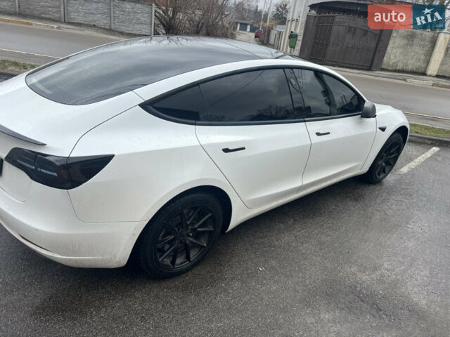 Білий Тесла Модель 3, об'ємом двигуна 0 л та пробігом 70 тис. км за 19999 $, фото 2 на Automoto.ua