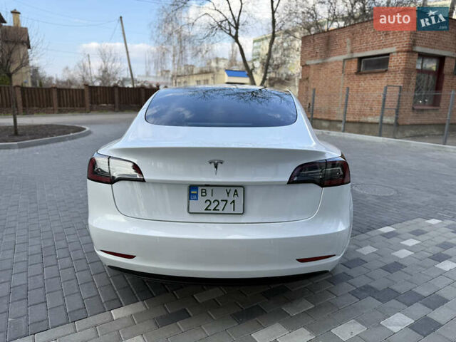 Белый Тесла Модель 3, объемом двигателя 0 л и пробегом 37 тыс. км за 19999 $, фото 42 на Automoto.ua